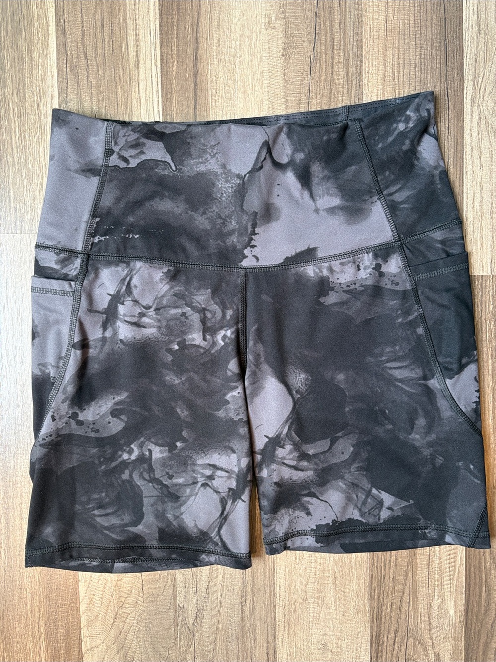All in Motion High-Waisted Marble Print Biker Shorts with Pockets